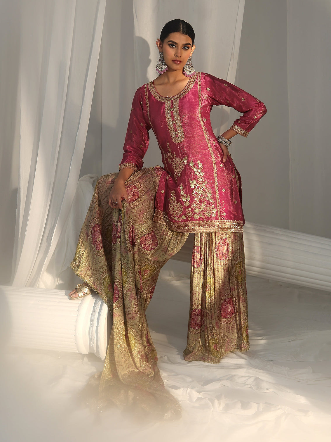Mameraa Art Pink Floral Embellished Kurta With Crinkled Palazzo Suit Set