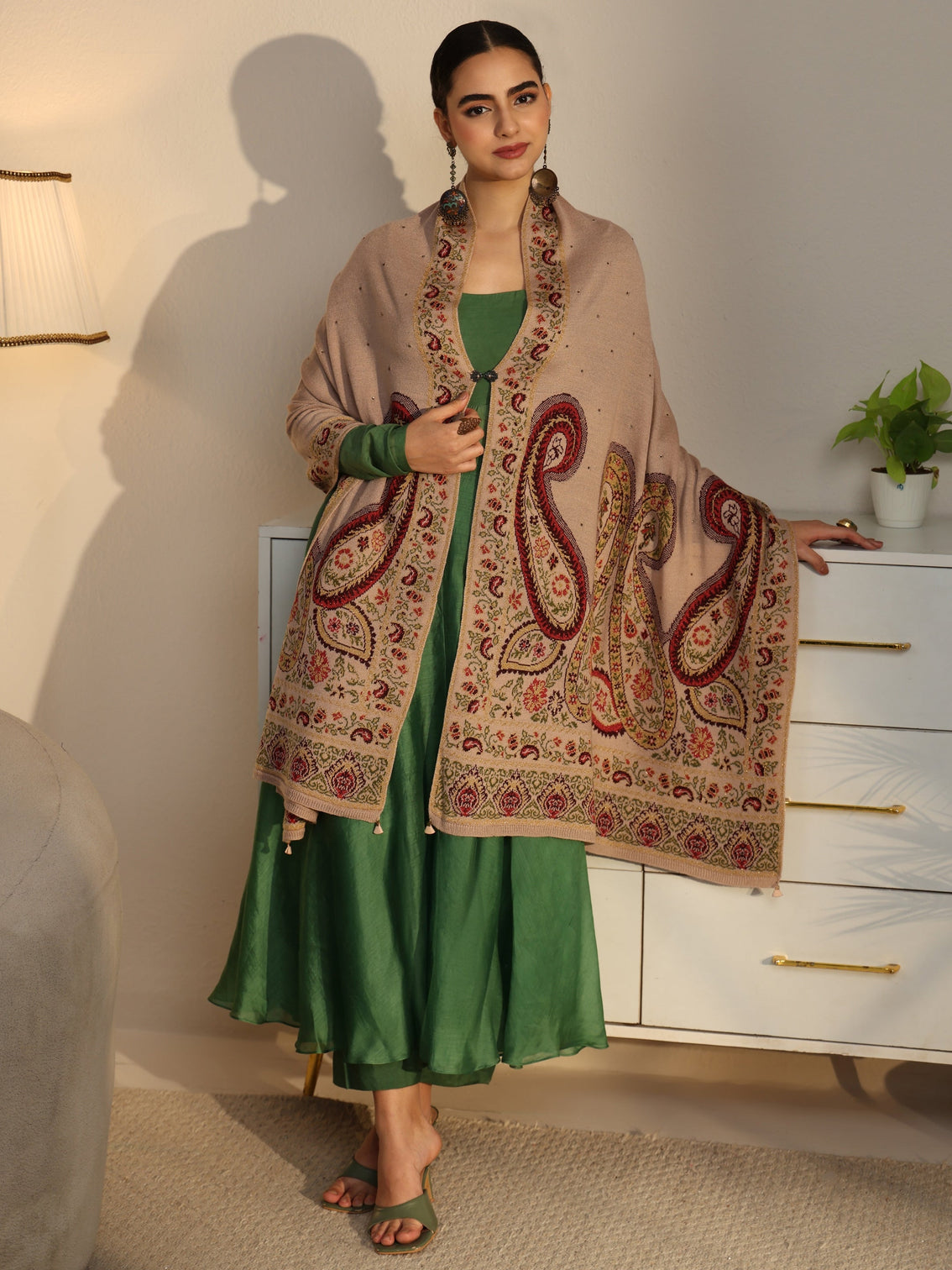 Mameraa Beige Paisley Knitted Acrylic Wrap Shawl