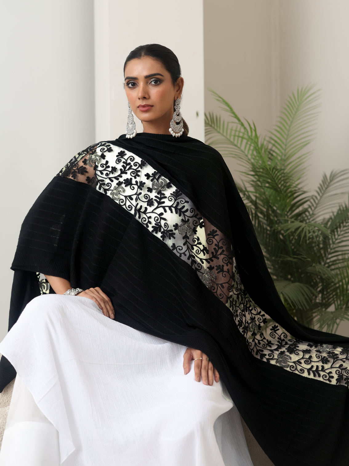 Mameraa Black Floral Knitted Lace Acrylic Wrap Shawl