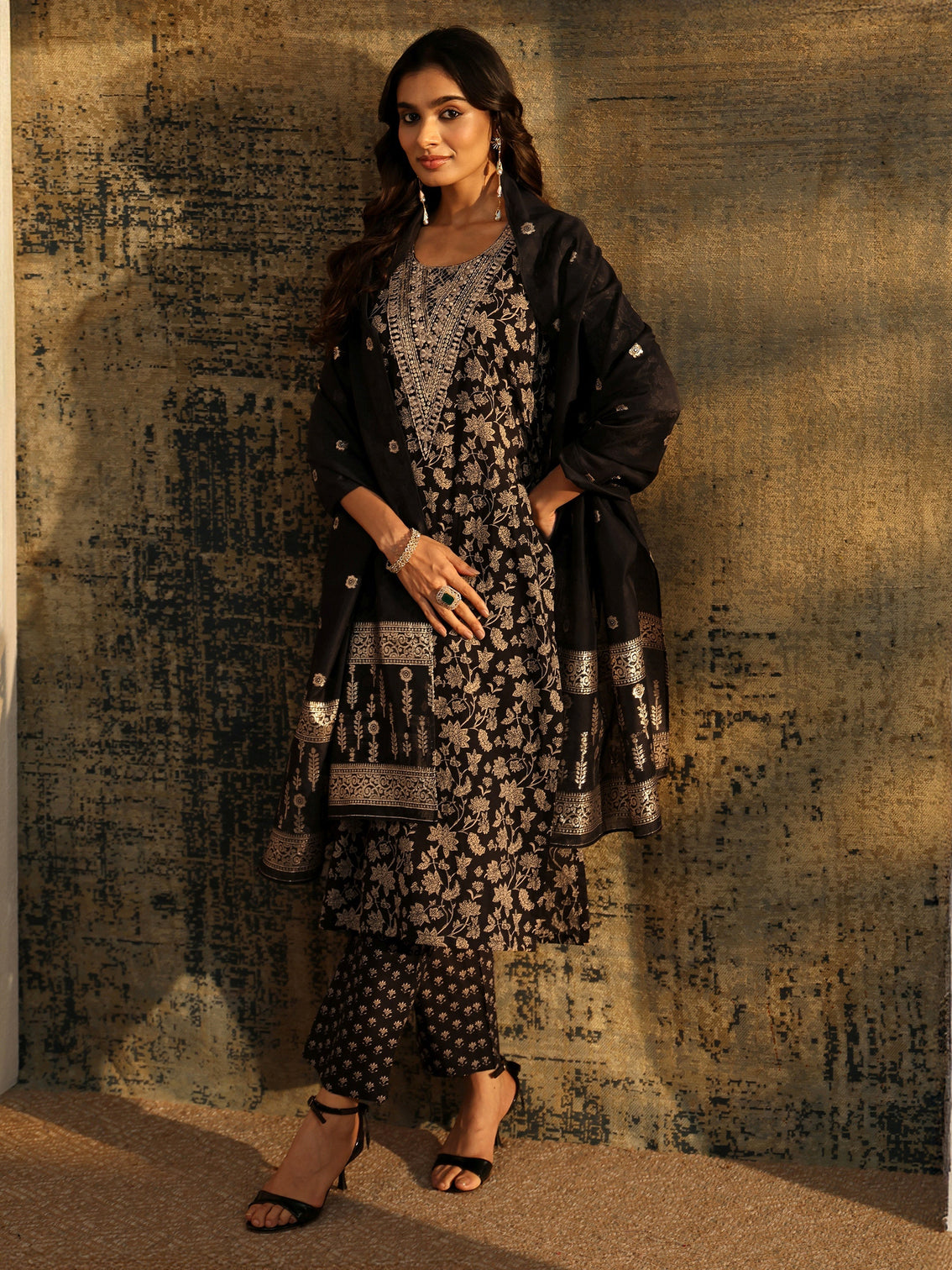 Mameraa Black Floral Printed Cotton Straight Suit Set