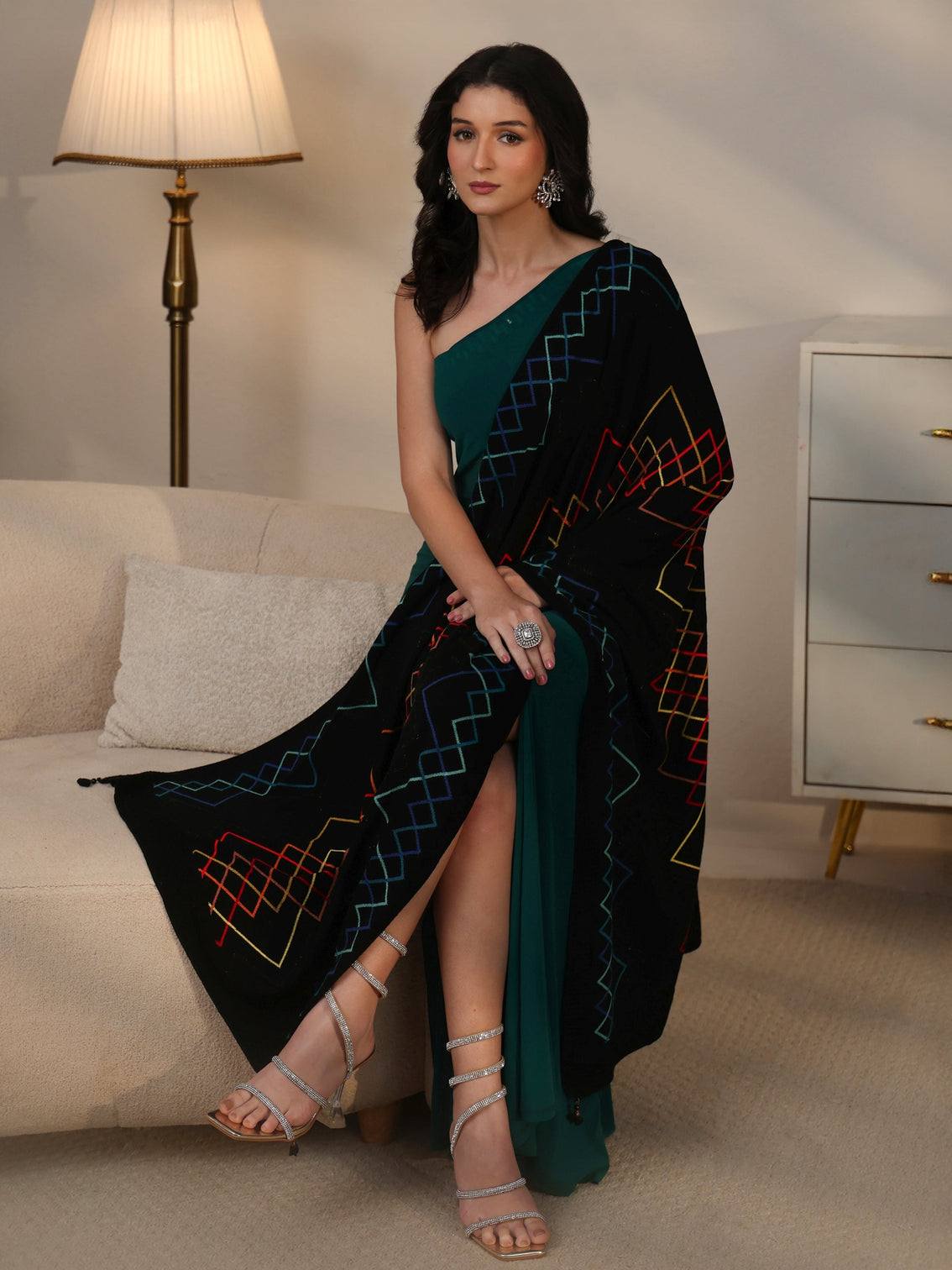 Mameraa Black Geometric Knitted Acrylic Shawl
