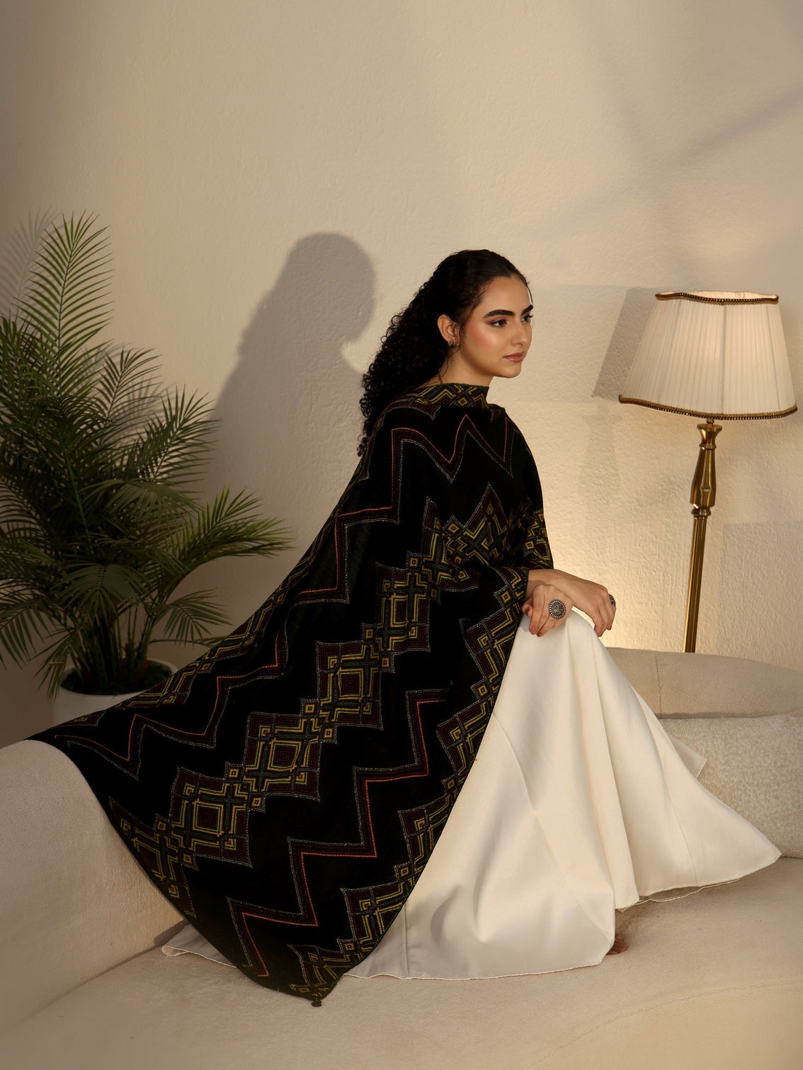 Mameraa Black Geometric Knitted Acrylic Wrap Shawl