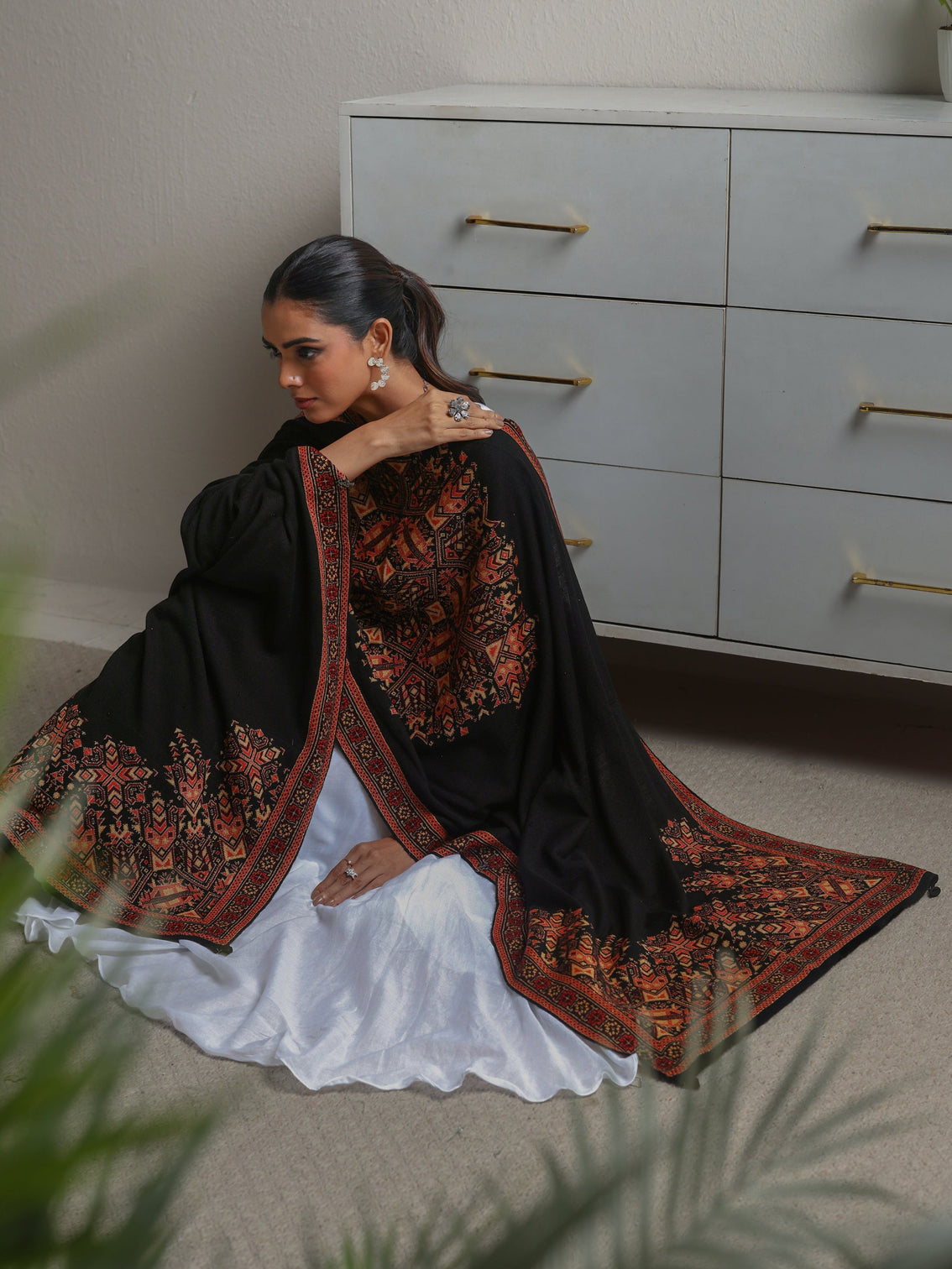 Mameraa Black Geometric Knitted Acrylic Wrap Shawl