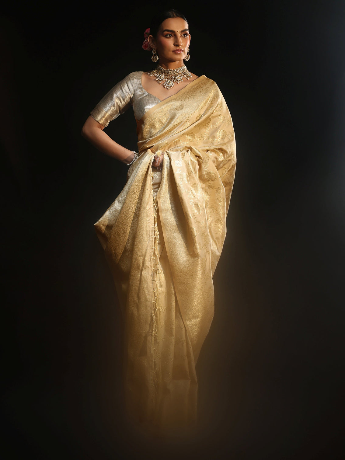 Mameraa Cream Banarasi Silk Blend Saree