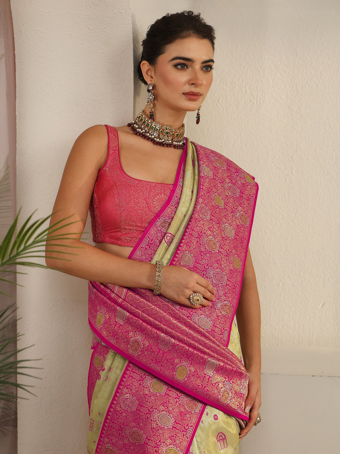 Mameraa Cream and Pink Floral Woven Design Silk Blend Saree