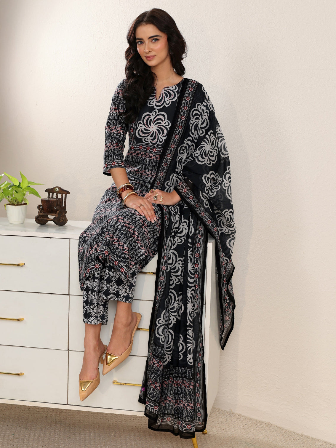 Mameraa Dark Grey Dabu Print Cotton Straight Suit Set