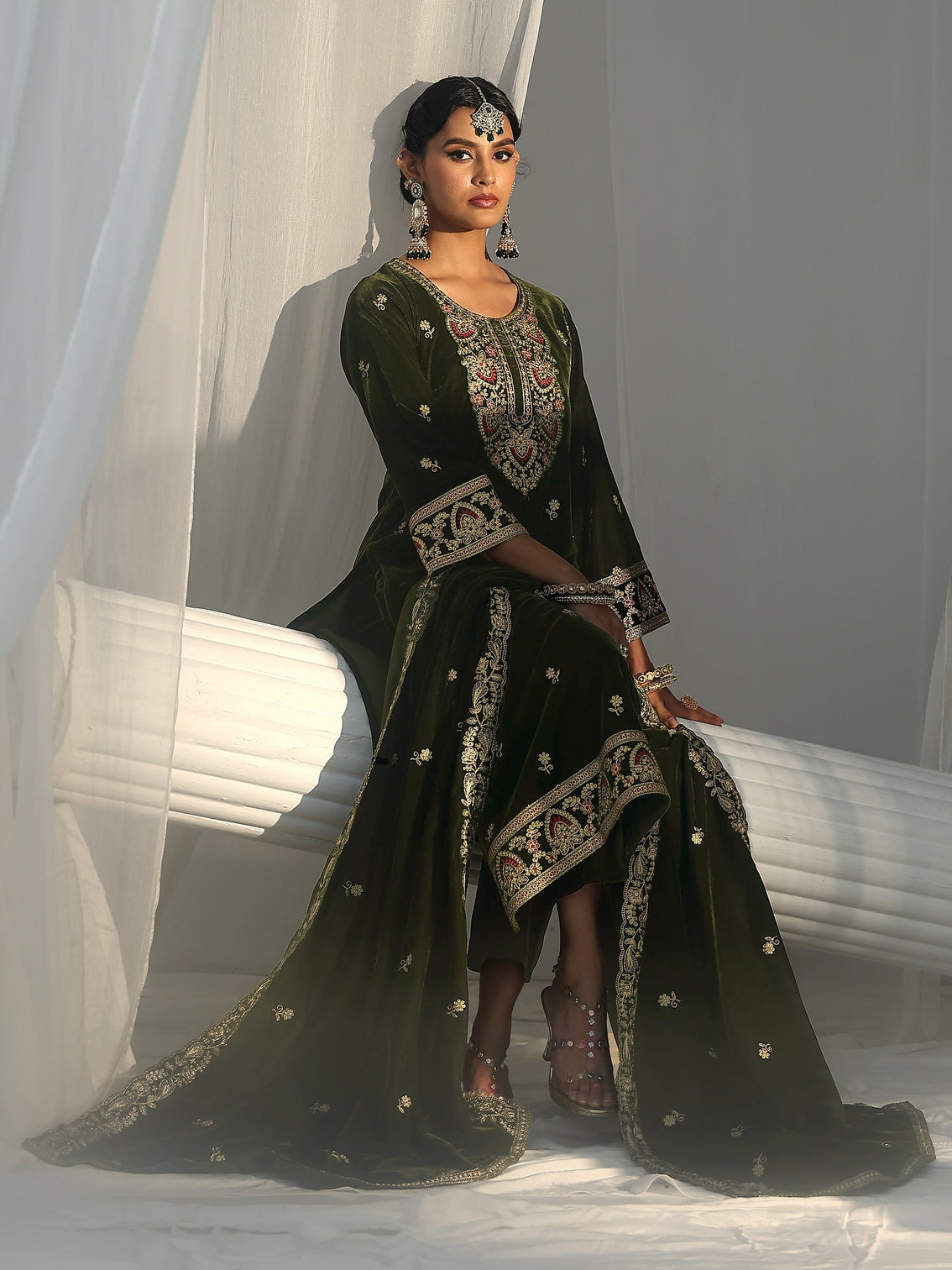 Mameraa Forest Green Ethnic Embroidered Velvet Straight Suit Set