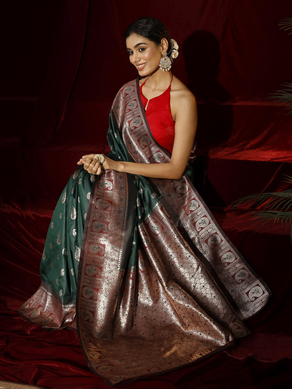 Mameraa Green Paisley Woven Design Silk blend Saree