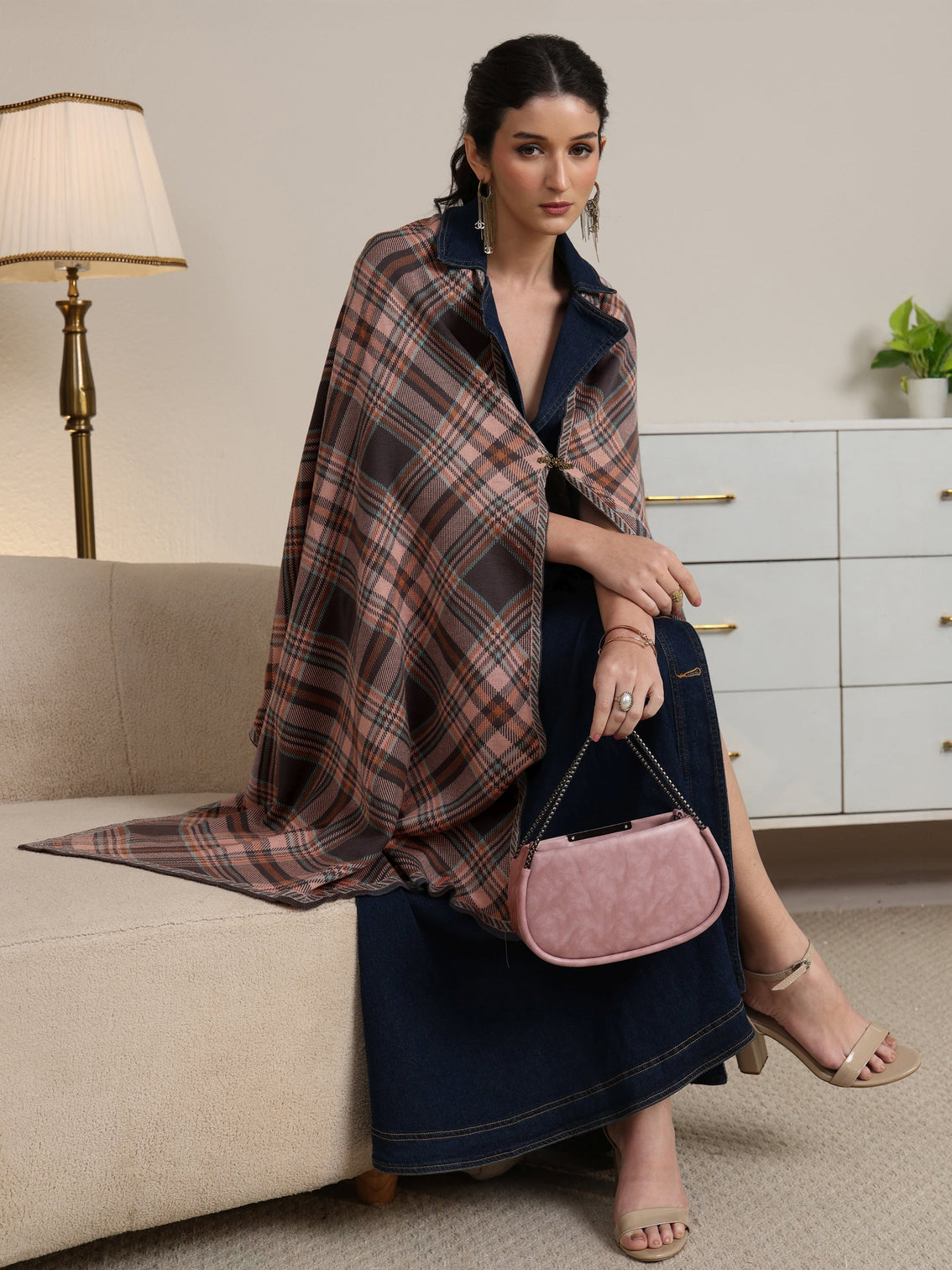 Mameraa Grey Checked Knitted Acrylic Wrap Shawl