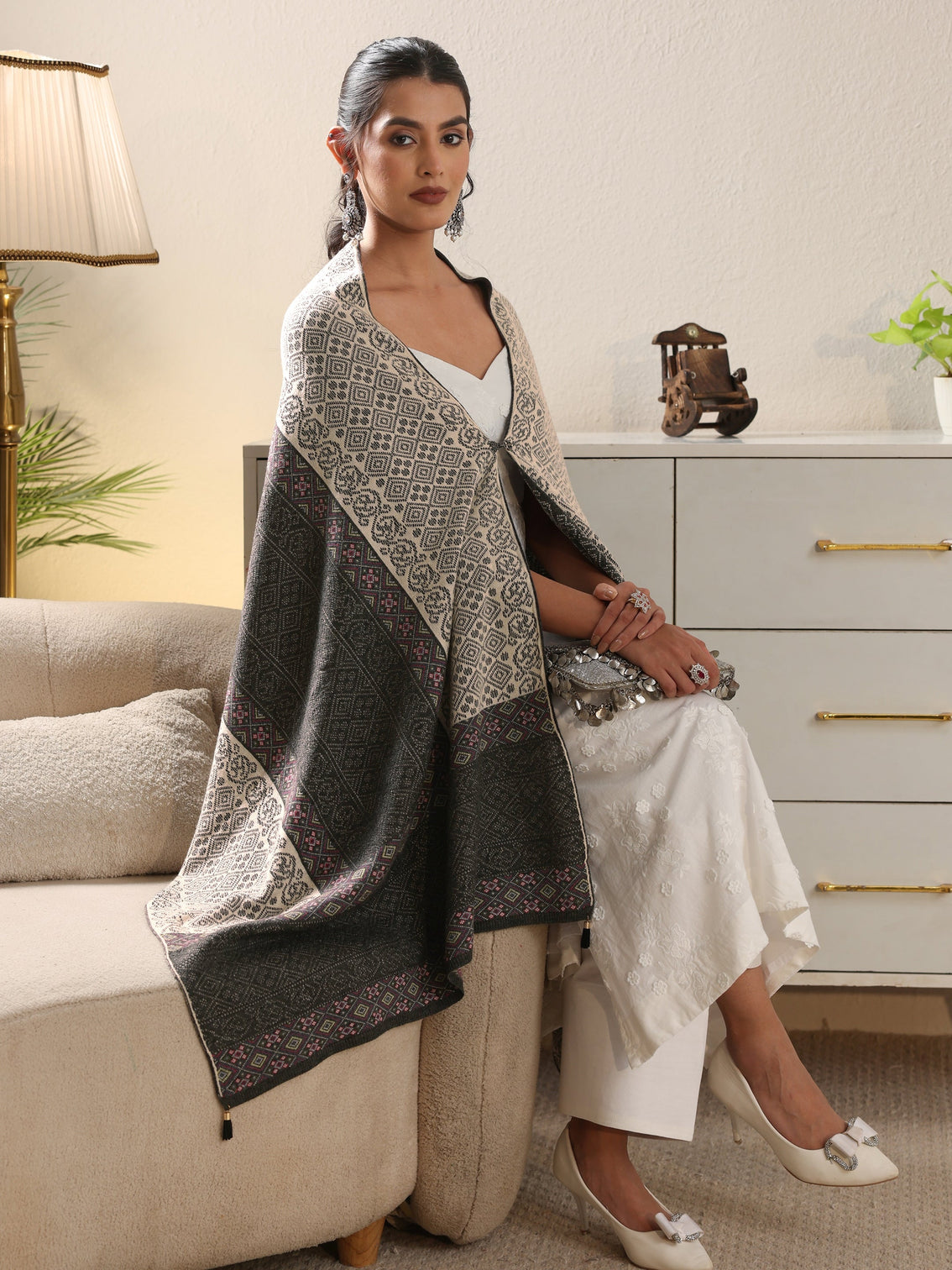 Mameraa Grey Geometric Knitted Acrylic Wrap Shawl
