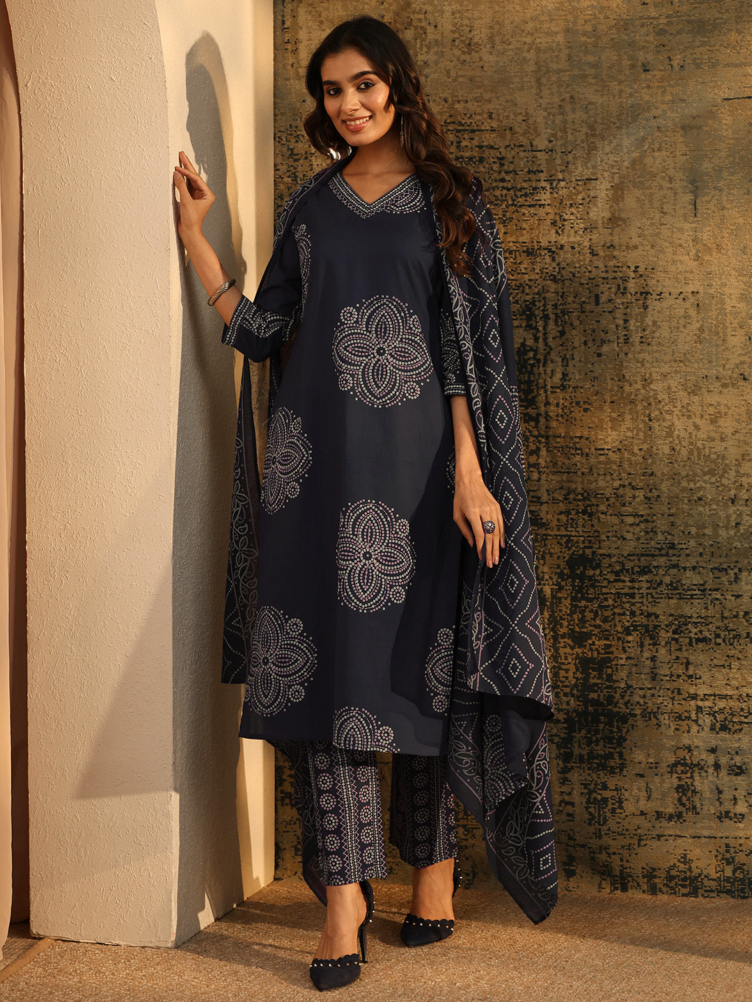 Mameraa Indigo Blue Bandhani Printed Cotton Straight Suit Set