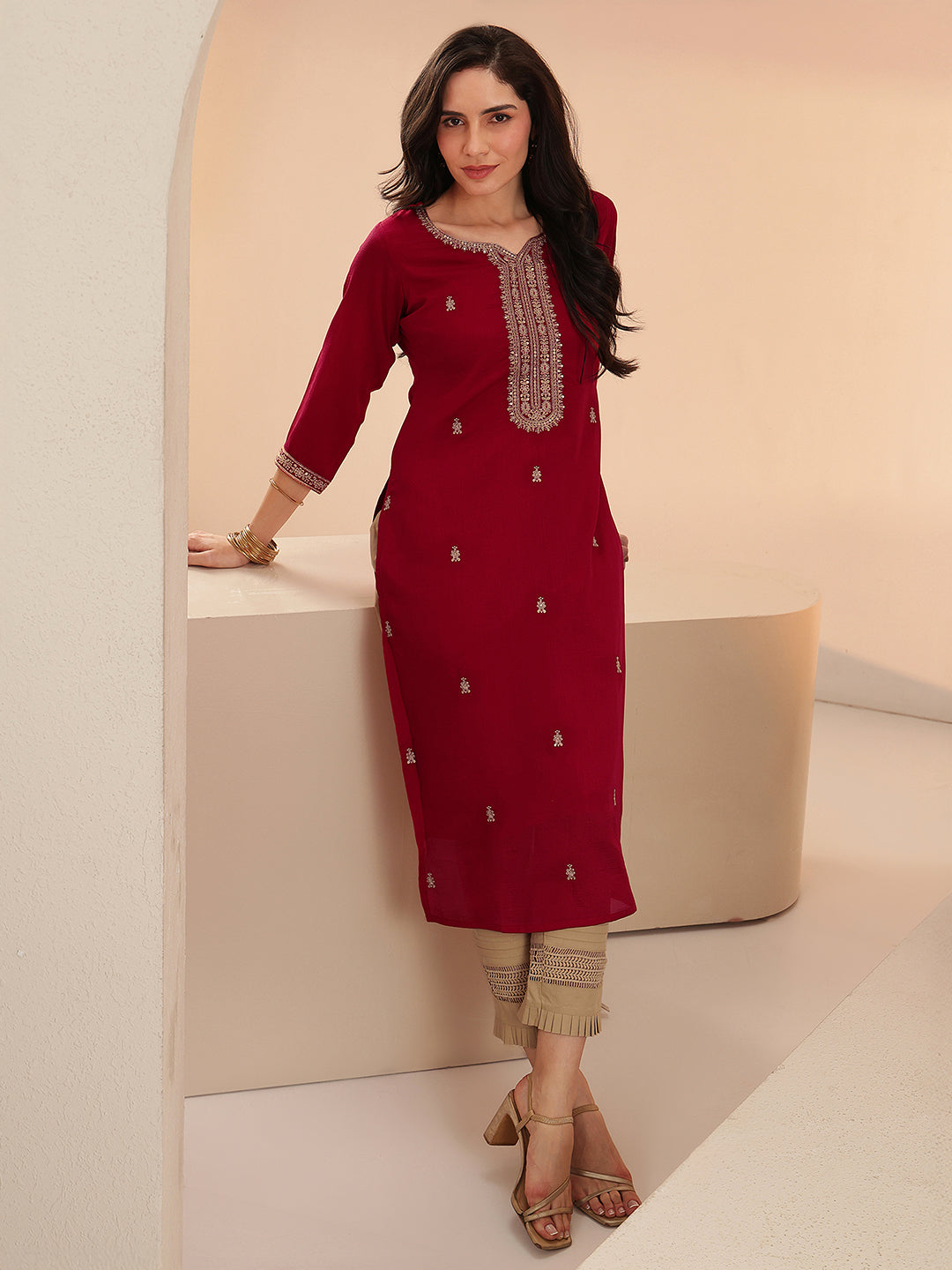 Mameraa Maroon Embroidered Silk Blend Straight Kurta