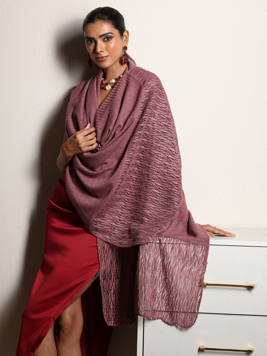 Mameraa Mauve Acrylic Wrap Shawl with Lace Border