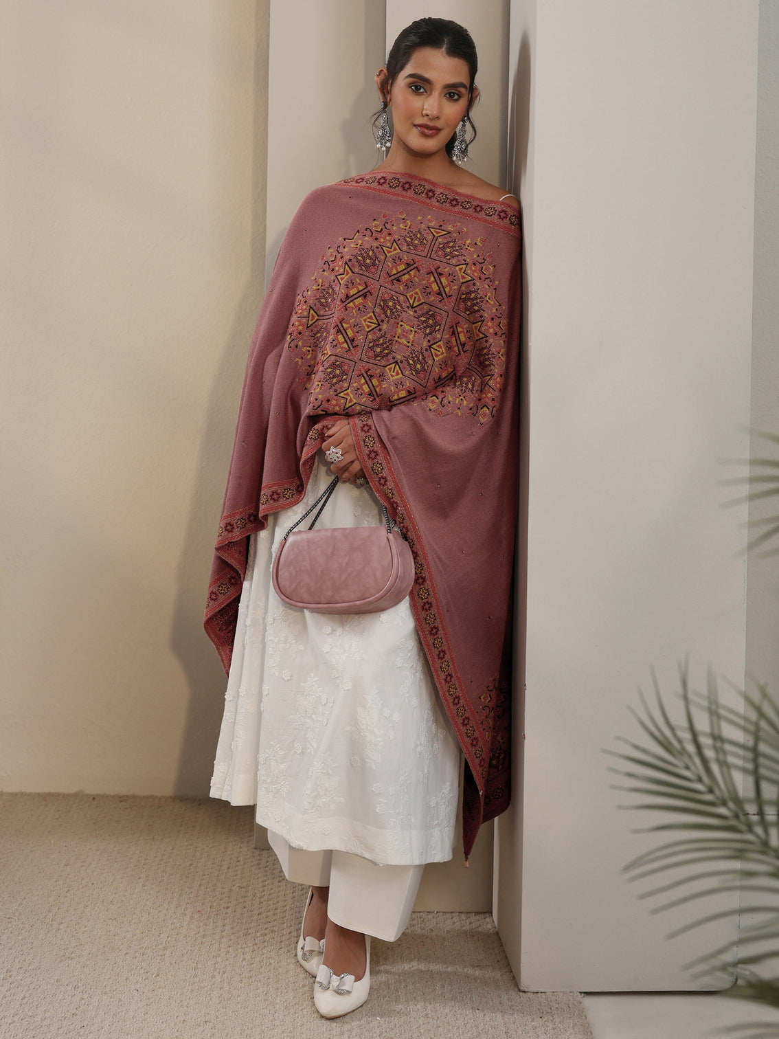 Mameraa Mauve Geometric Knitted Acrylic Wrap Shawl
