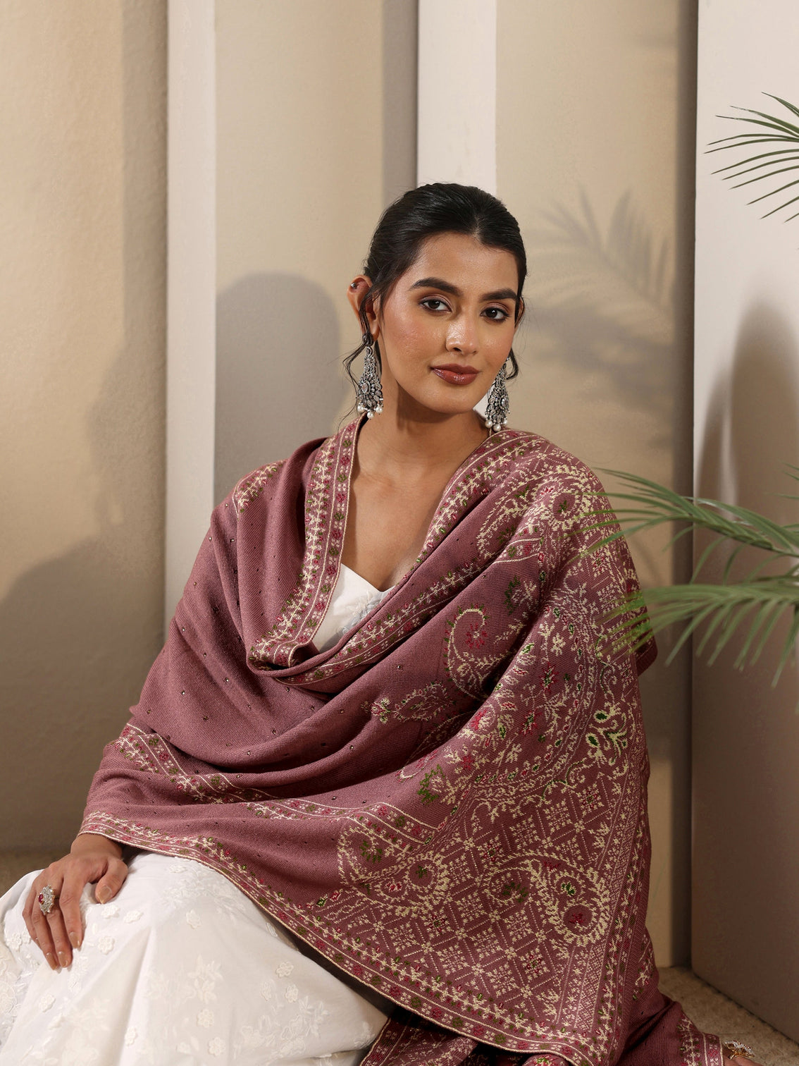 Mameraa Mauve Paisley Knitted Acrylic Shawl