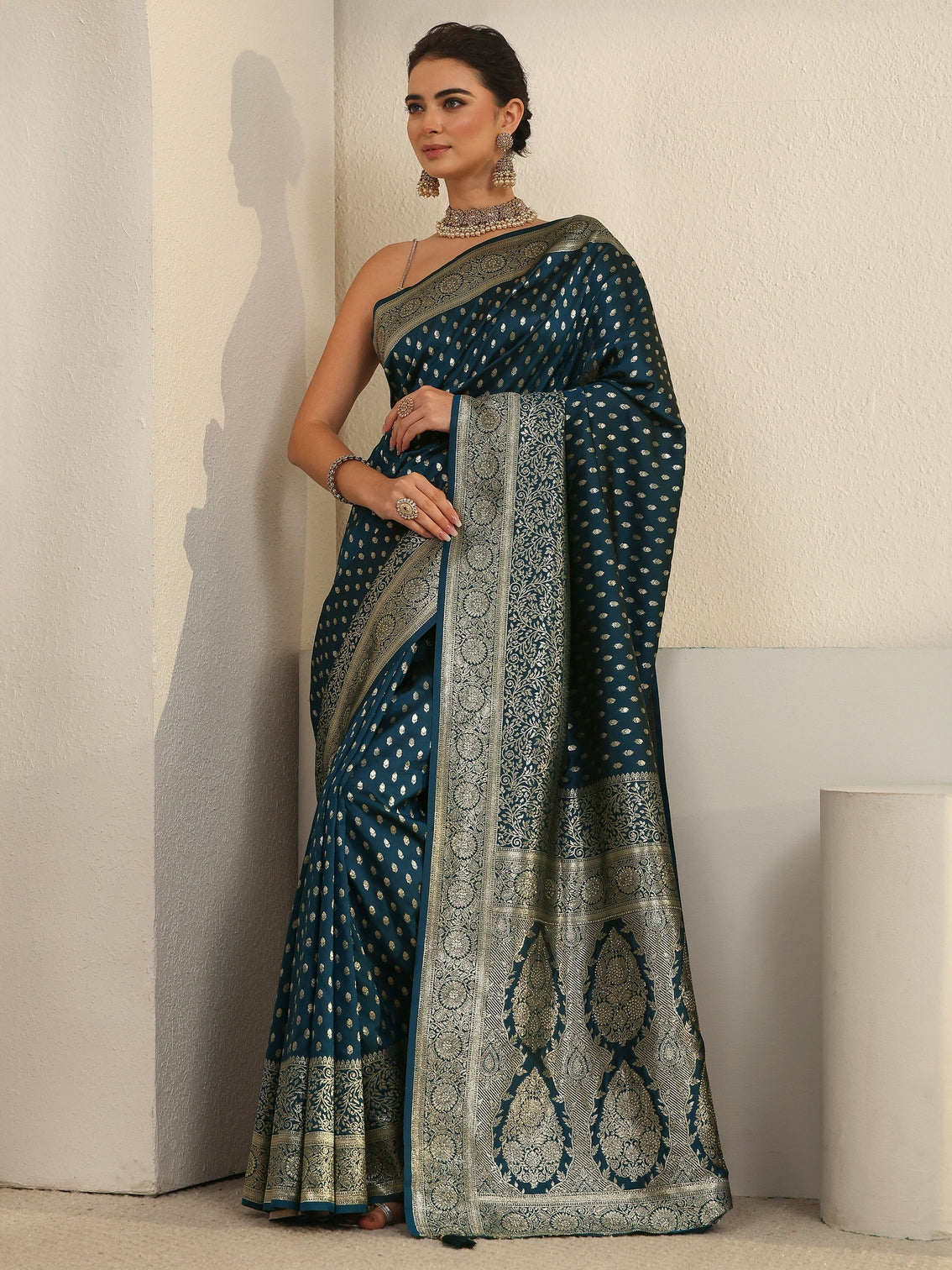 Mameraa Navy Blue Banarasi Silk Blend Saree - Mameraa