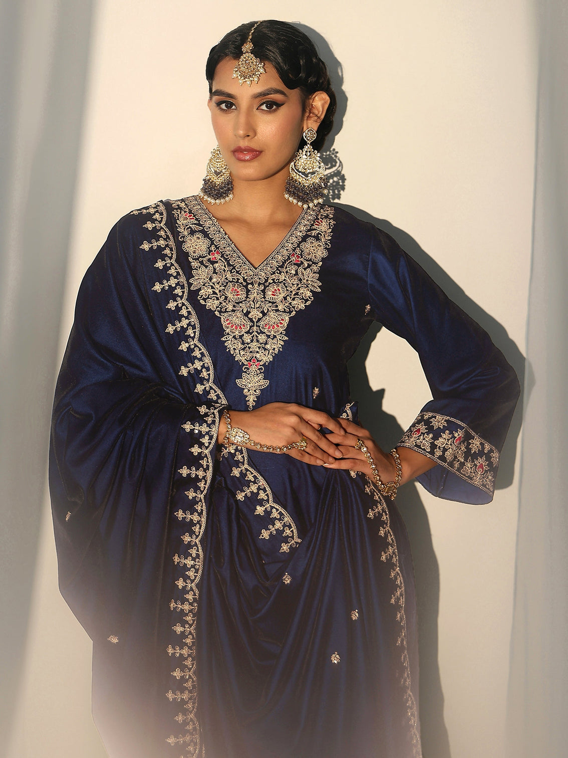 Mameraa Navy Blue Embroidered Velvel Straight Suit Set