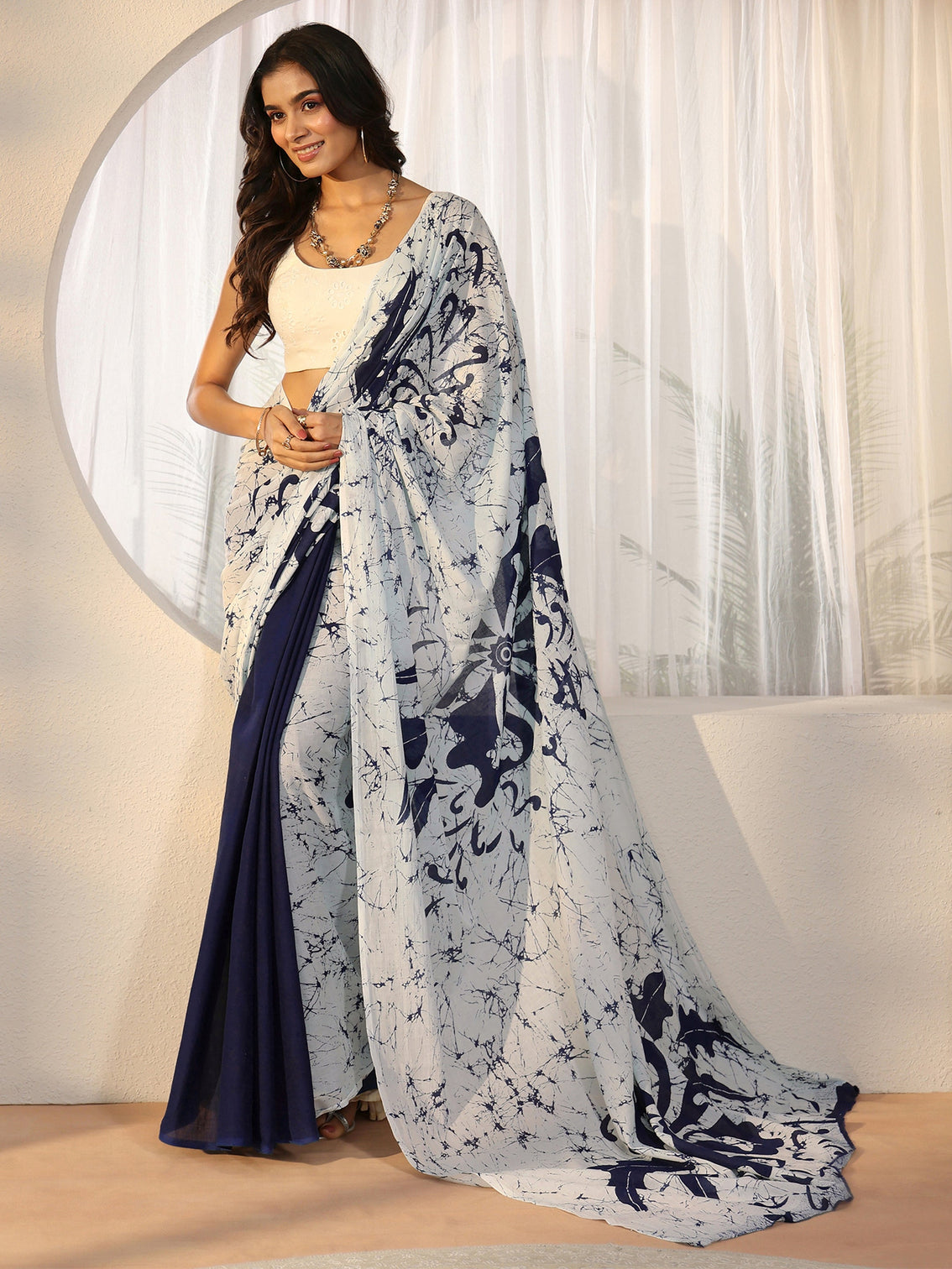 Mameraa Navy Blue Screen Printed Saree
