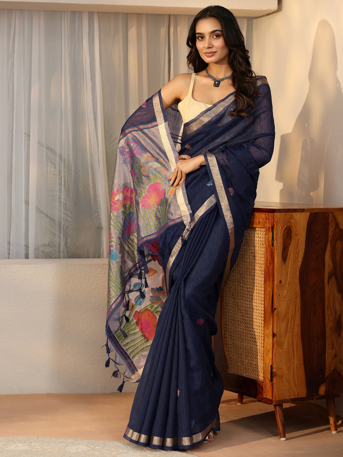 Mameraa Navy Blue Woven Design Floral Pallu Silk Blend Saree