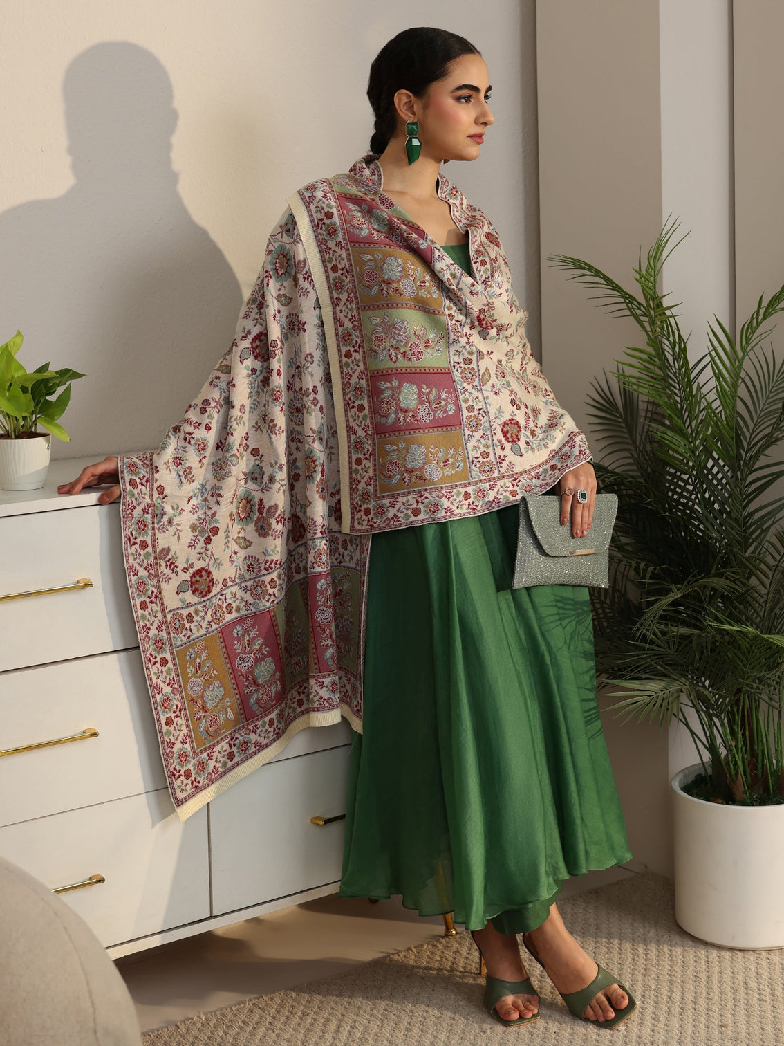 Mameraa Off White Floral Knitted Acrylic Shawl