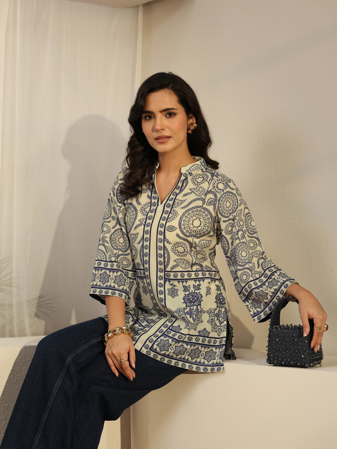 Mameraa Off White Floral Printed Cotton Blend Short Kurti