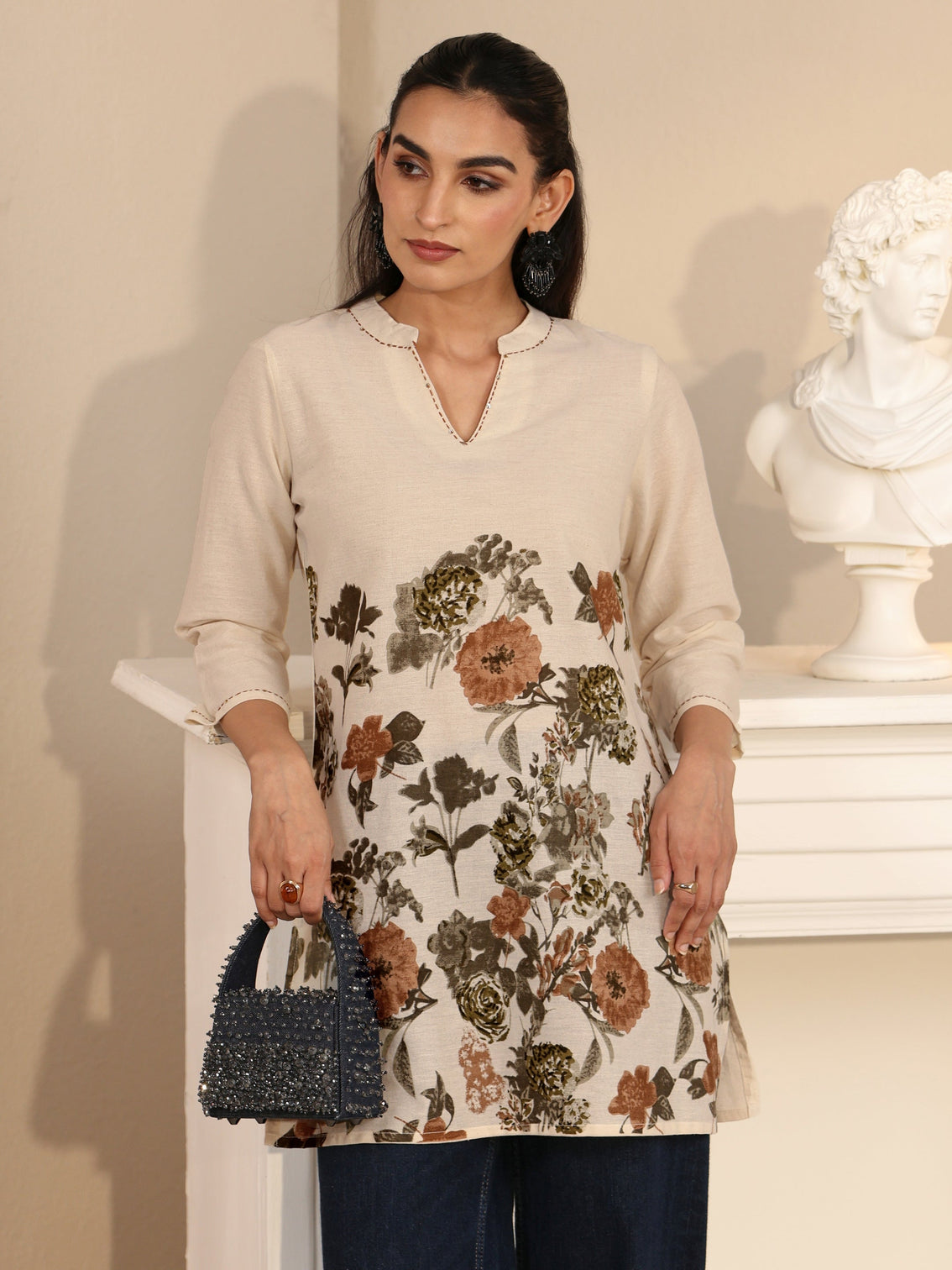 Mameraa Off White Floral Printed Cotton Blend Short Kurti