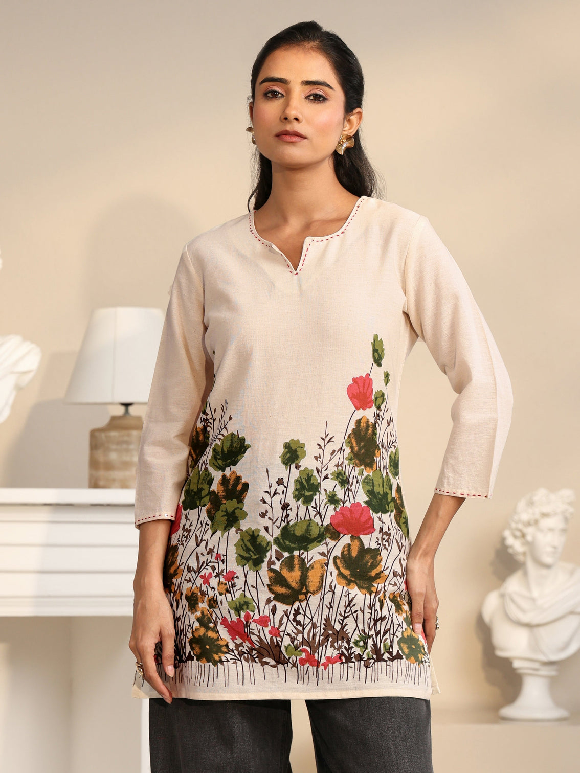 Mameraa Off White Floral Printed Cotton Blend Short Kurti