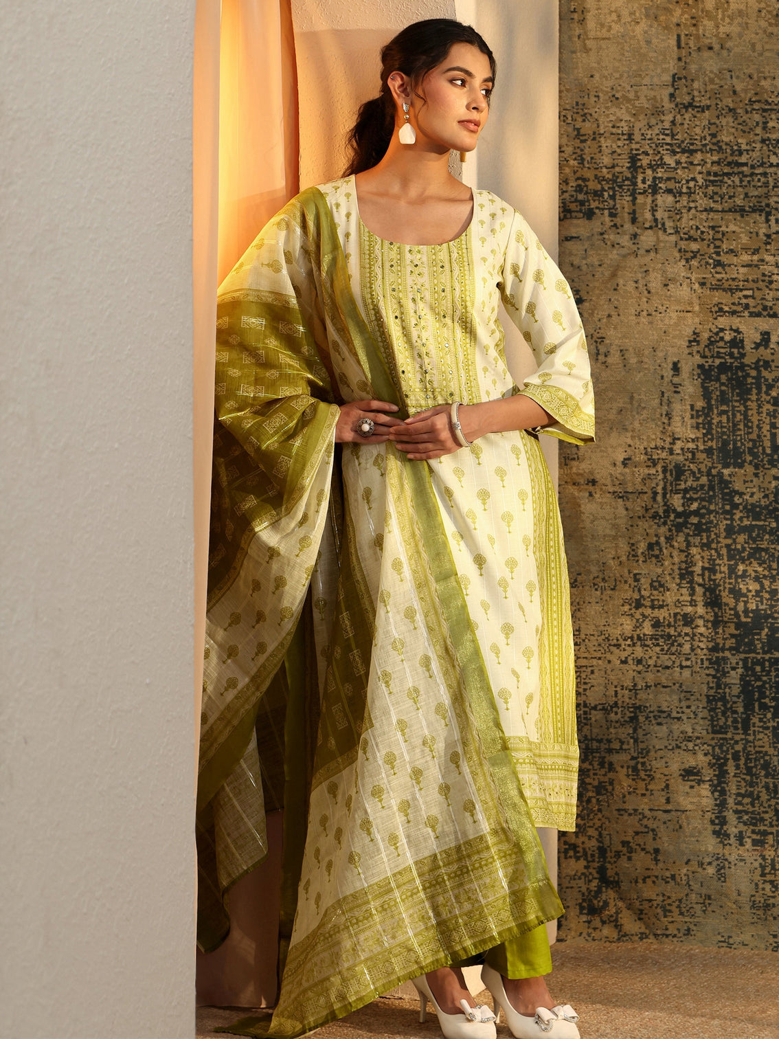 Mameraa Off White Floral Printed Linen Straight Suit Set