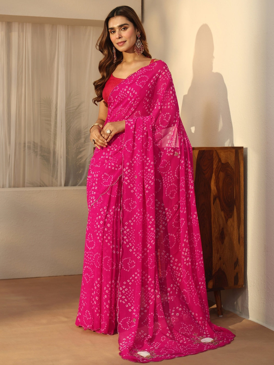 Mameraa Pink Bandhani Printed Chiffon Saree with Applique Design