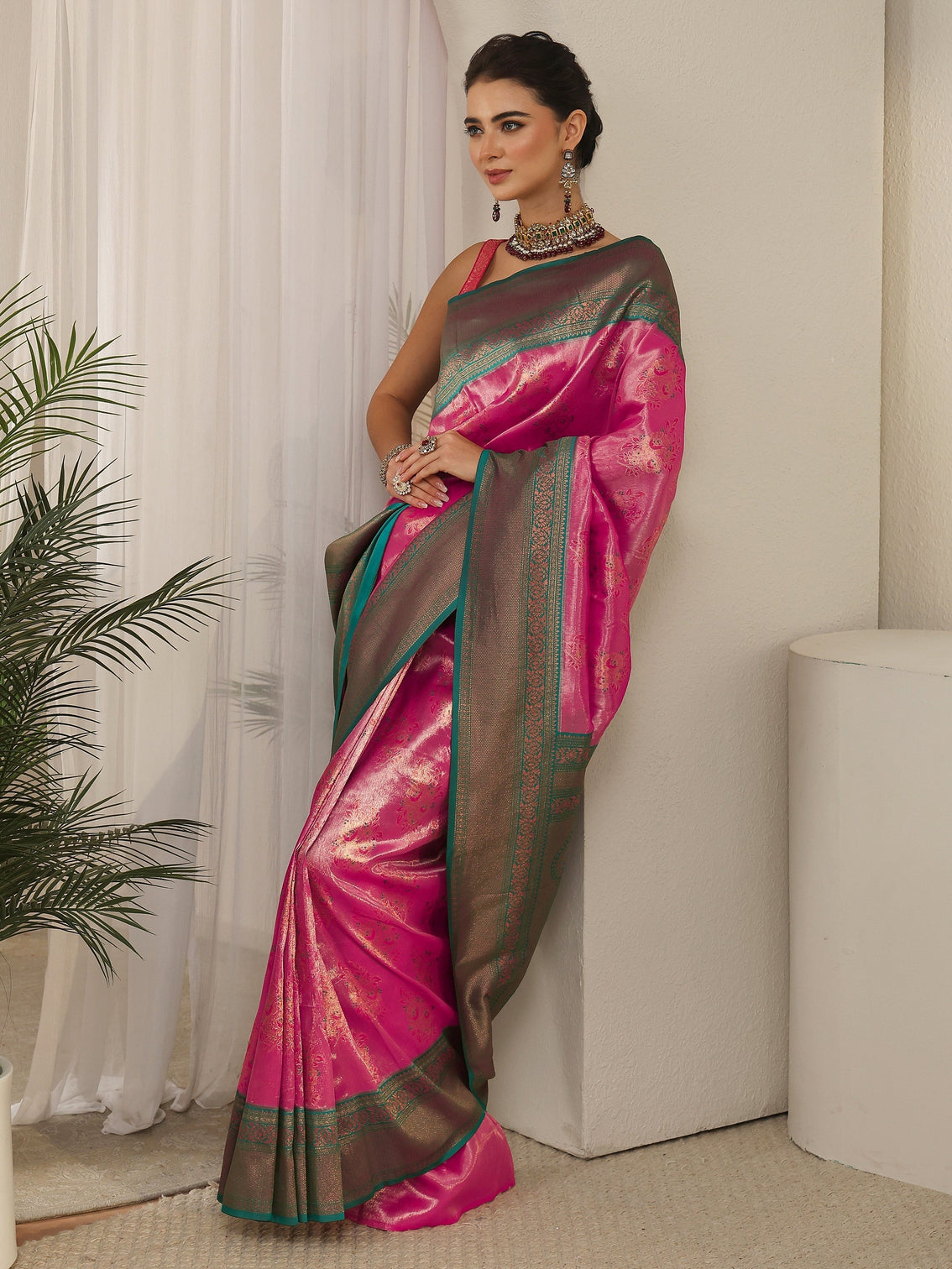 Mameraa Pink Floral Woven Design Silk Blend Saree