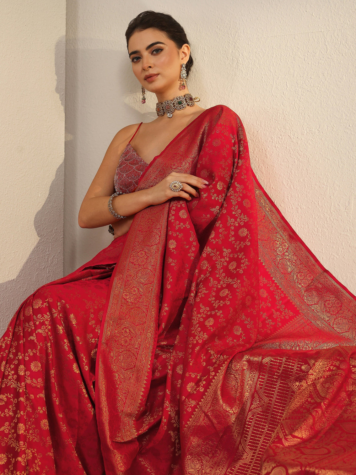Mameraa Red Floral Banarasi Silk Blend Saree