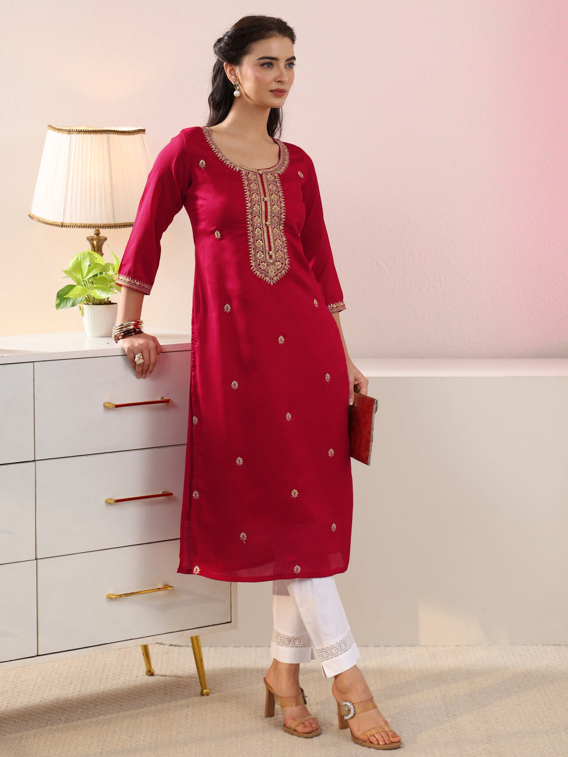 Mameraa Red Floral Embroidered Silk Blend Straight Kurta