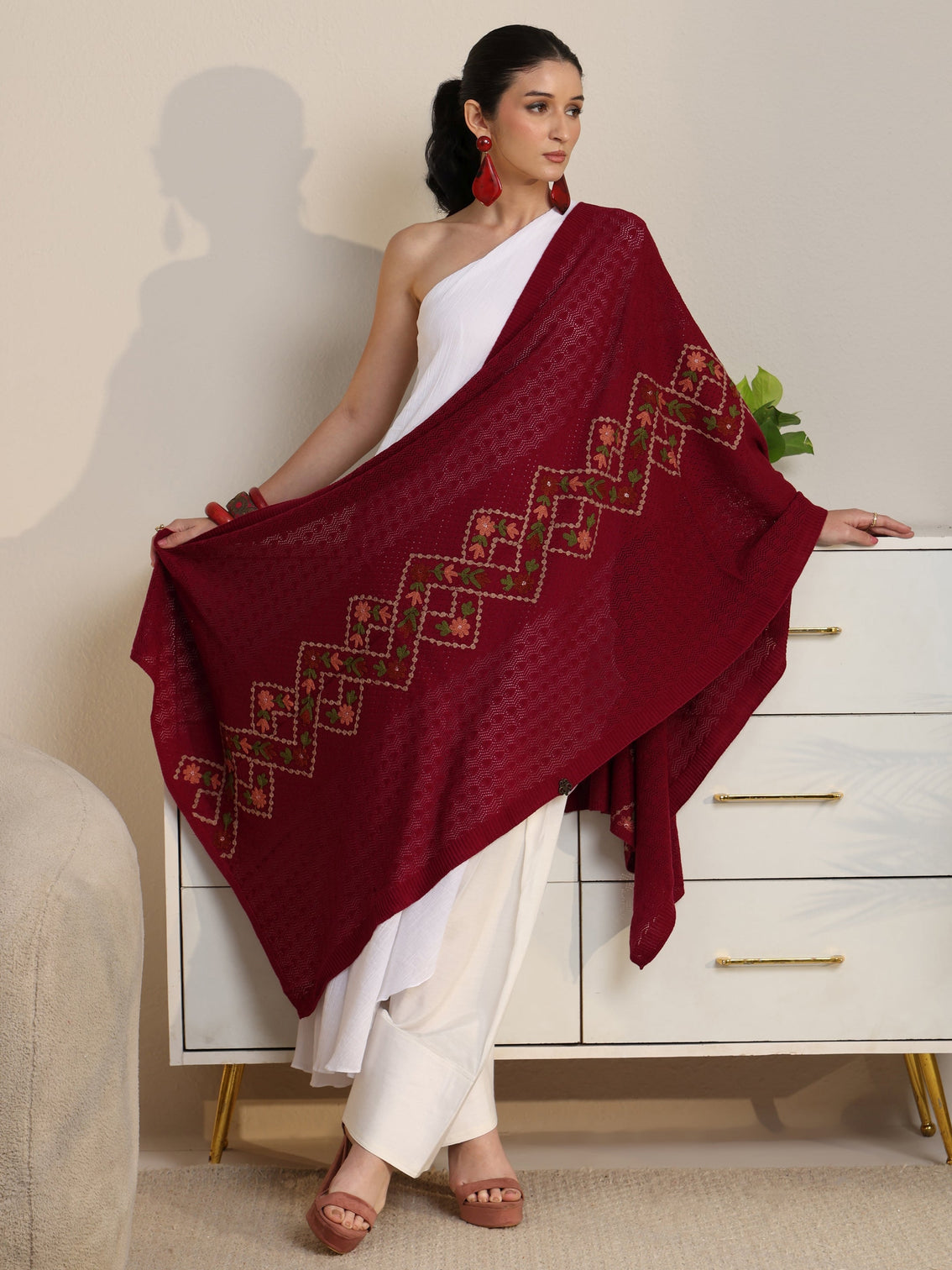Mameraa Red Floral Knitted Acrylic Wrap Shawl