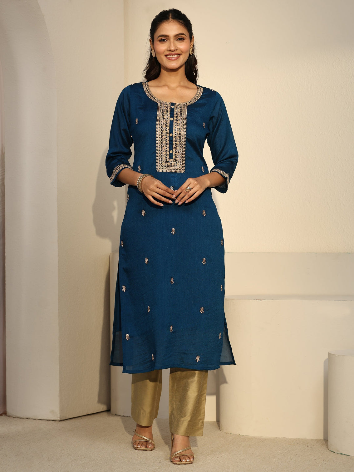 Mameraa Teal Blue Floral Embroidered Silk Blend Straight Kurta