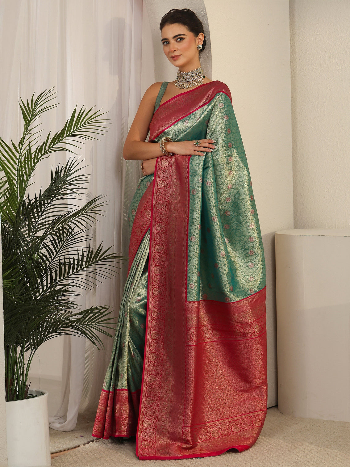 Mameraa Teal Green and Red Floral Woven Design Silk Blend Saree