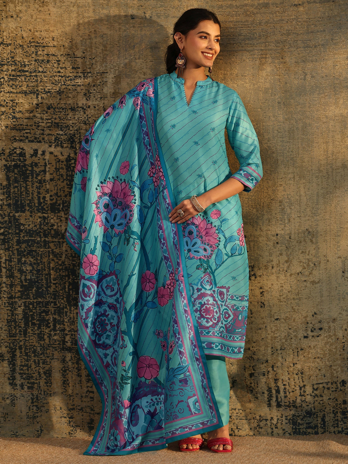Mameraa Turquoise Blue Floral Printed  Muslin Straight Suit Set