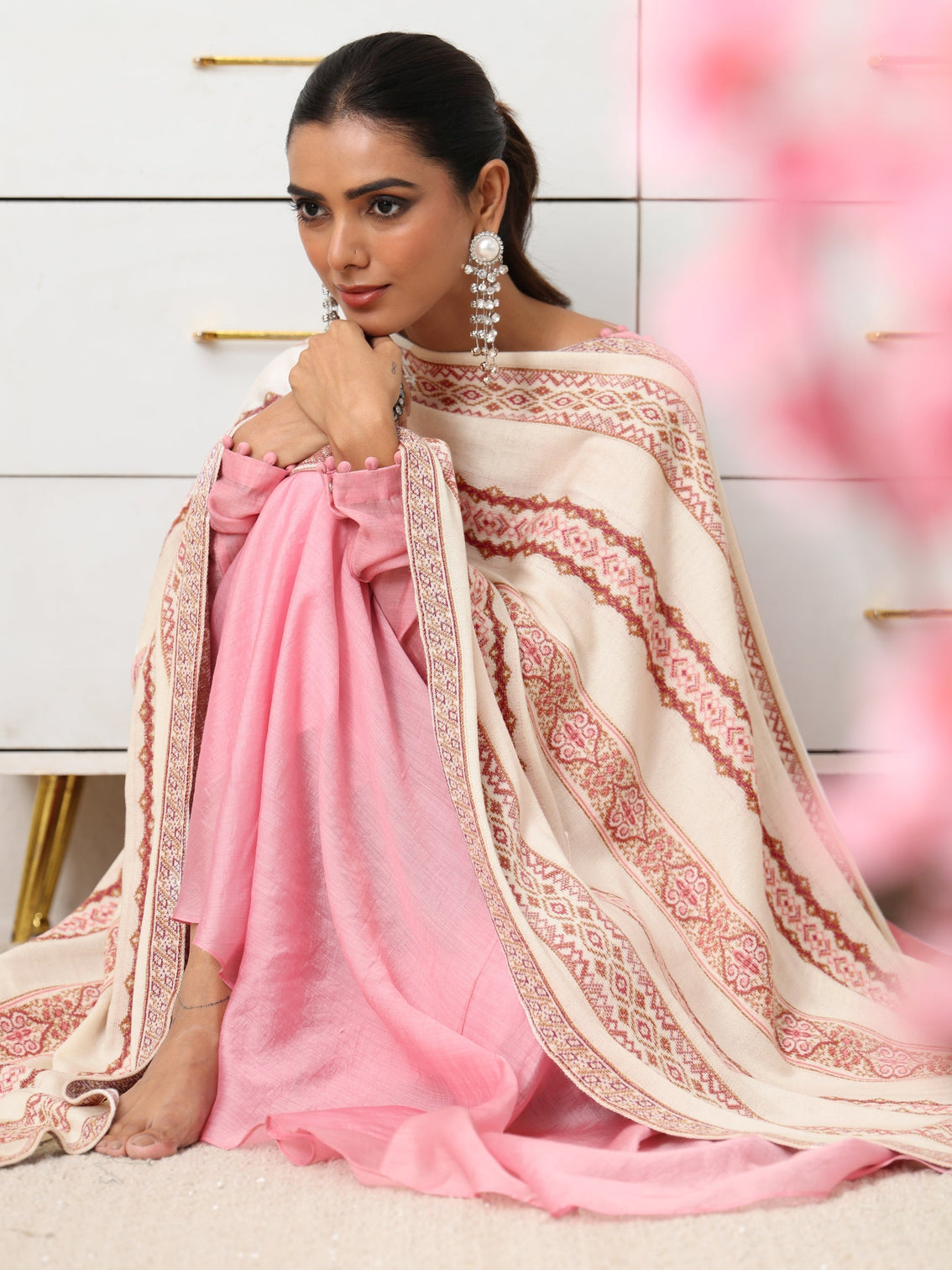 Mameraa White Ethnic Knitted Acrylic Wrap Shawl