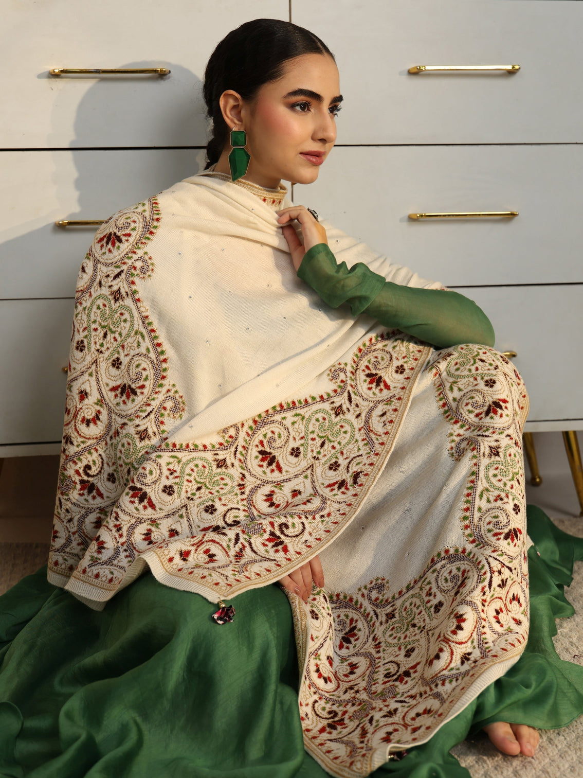 Mameraa White Floral Knitted Acrylic Wrap Shawl