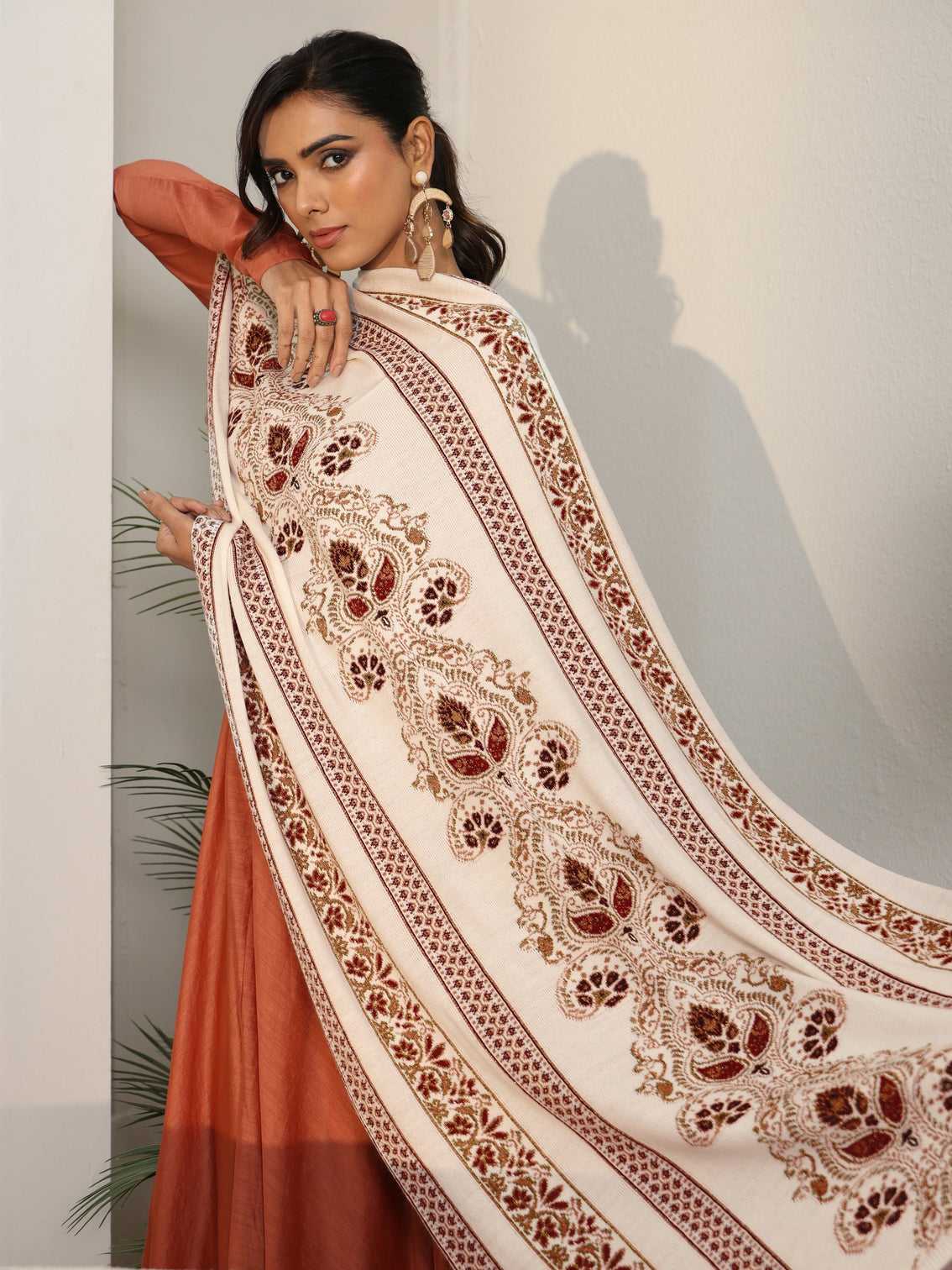 Mameraa White Floral Knitted Acrylic Wrap Shawl