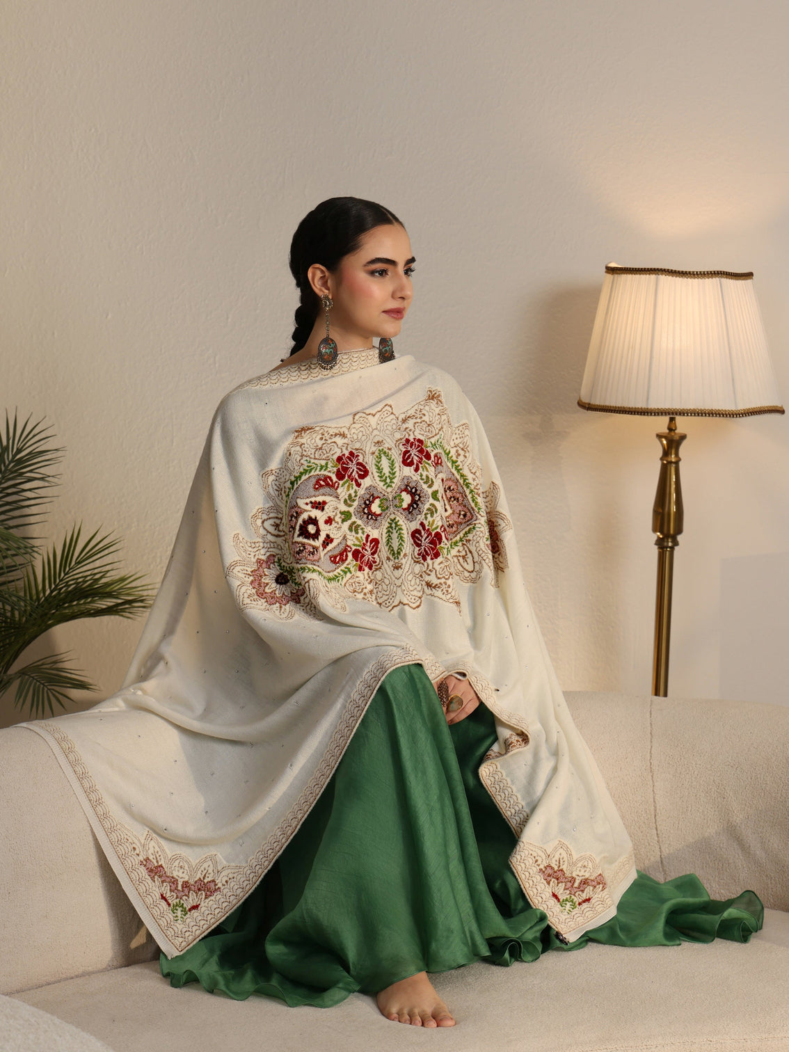Mameraa White Floral Knitted Acrylic Wrap Shawl