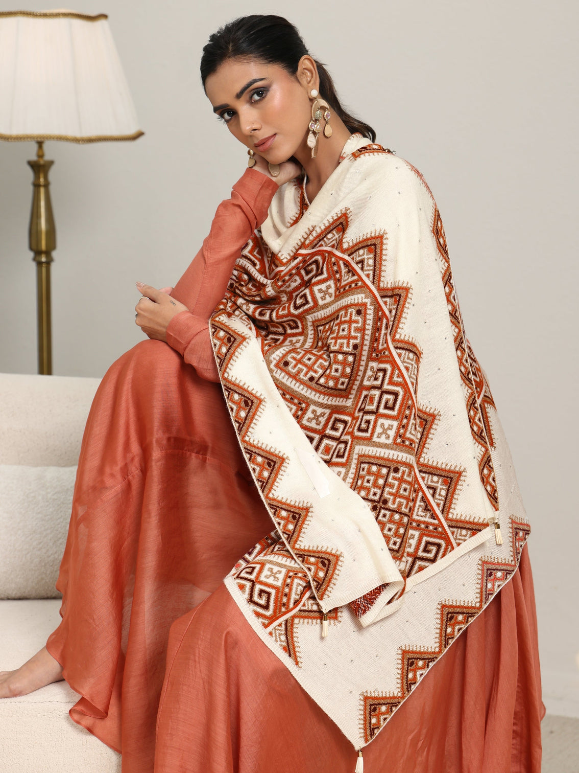 Mameraa White Geometric Knitted Acrylic Wrap Shawl