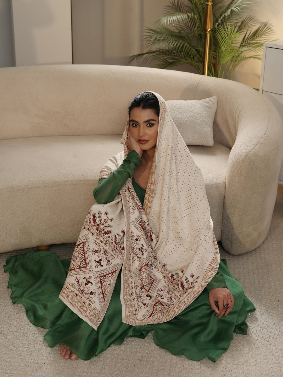 Mameraa White Mesh Knitted Acrylic Wrap Shawl
