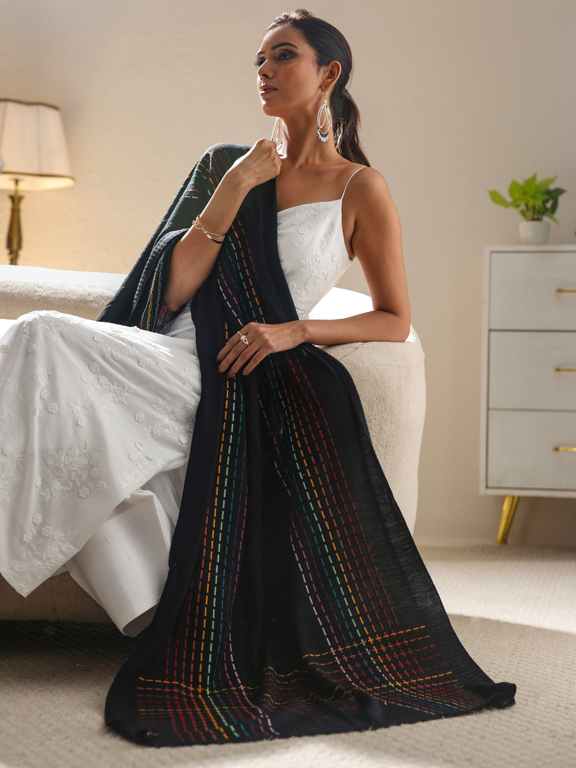 Mameraa Black Geometric Knitted Acrylic Shawl