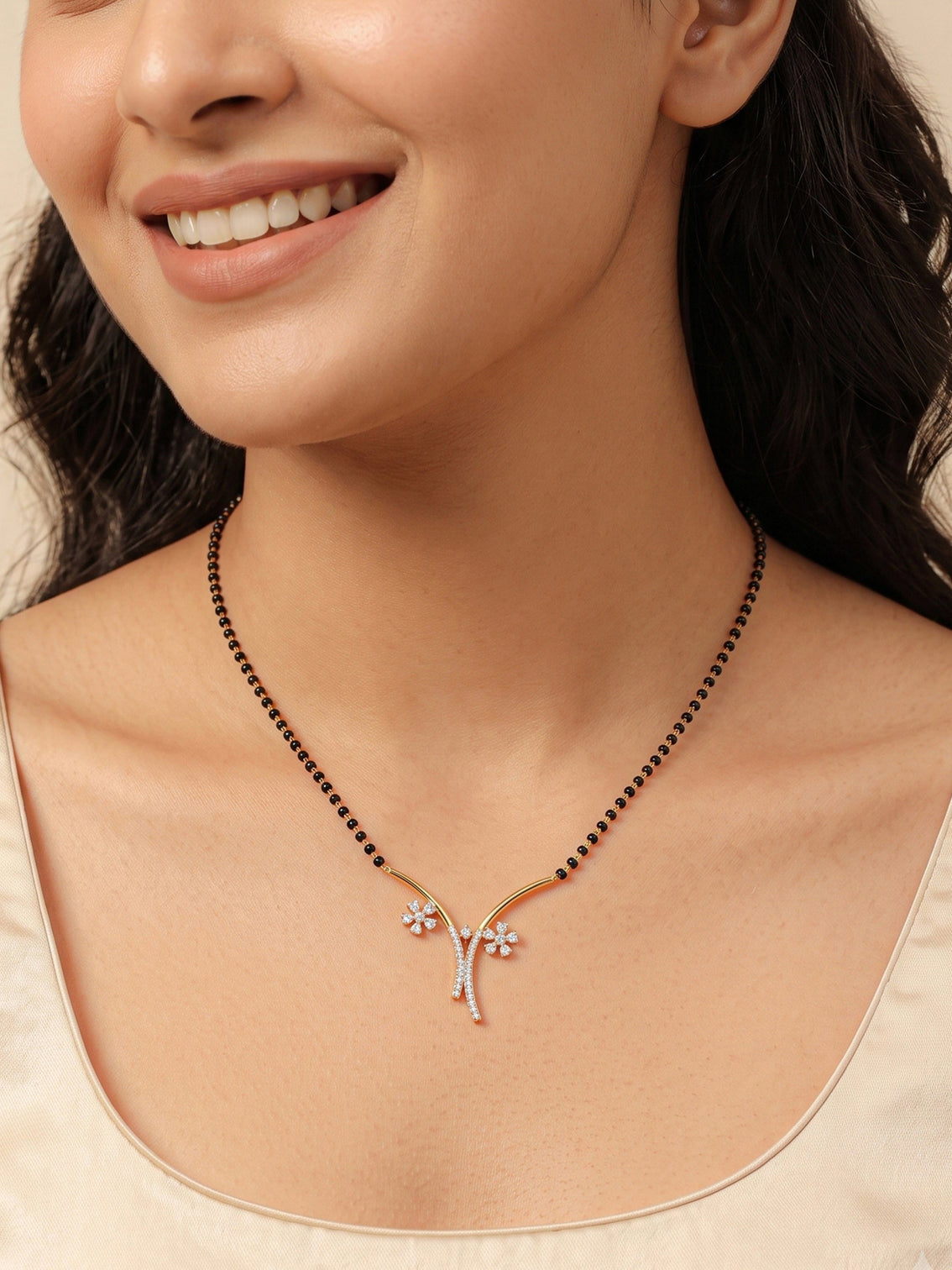 Mameraa Stone Floral Pendant 18K Gold Plated Mangalsutra