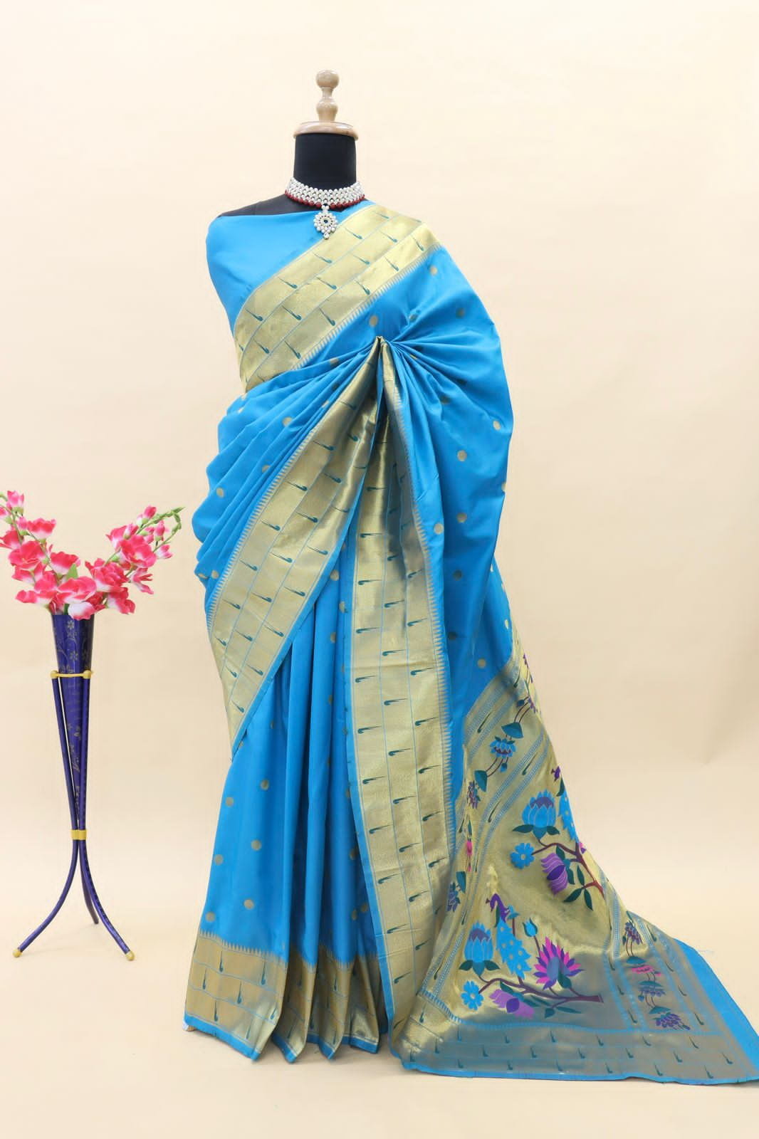 Angelic Firozi Paithani Silk Saree With Moiety Blouse Piece