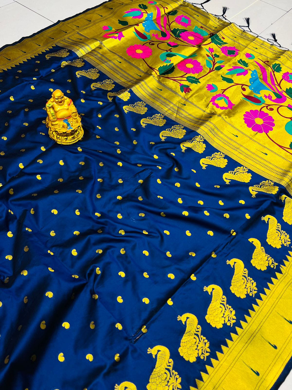 Evocative Navy Blue Pure Paithani Silk Saree With Jazzy Blouse Piece