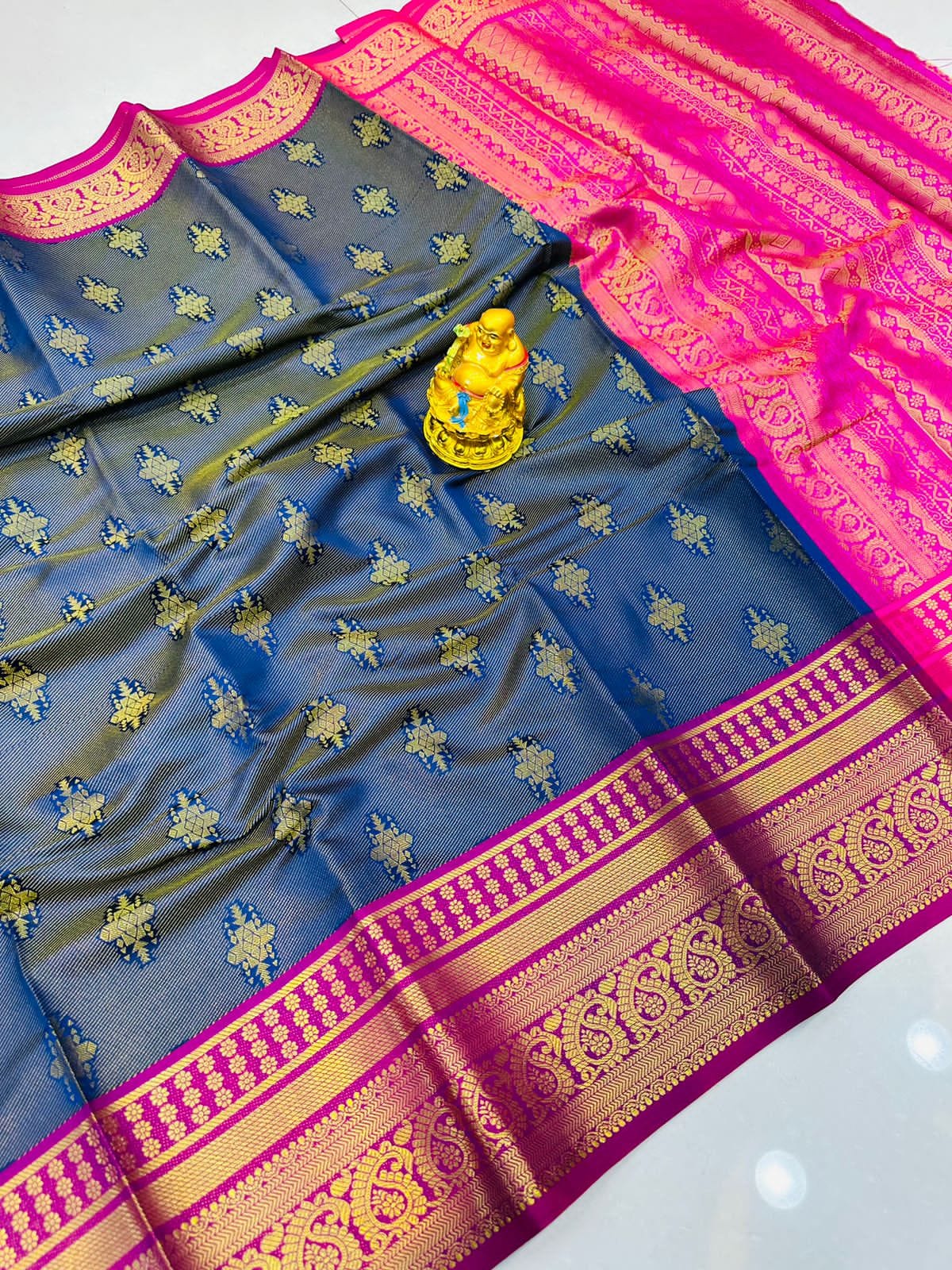 Amazing Navy Blue Kanjivaram Silk With Demure Blouse Piece