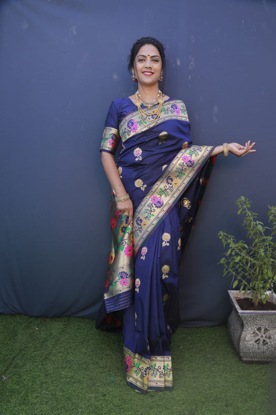 Alluring Navy Blue Paithani Silk Saree With Ideal Blouse Piece