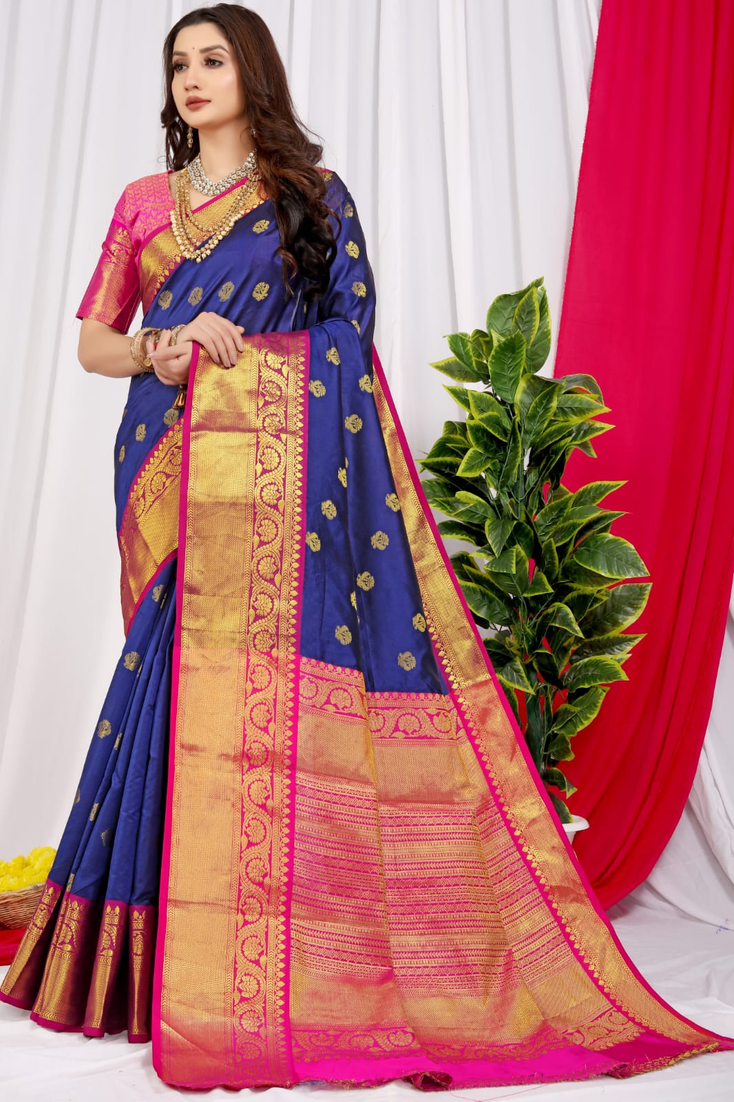 Engaging Navy Blue Kanjivaram Silk With Glittering Blouse Piece