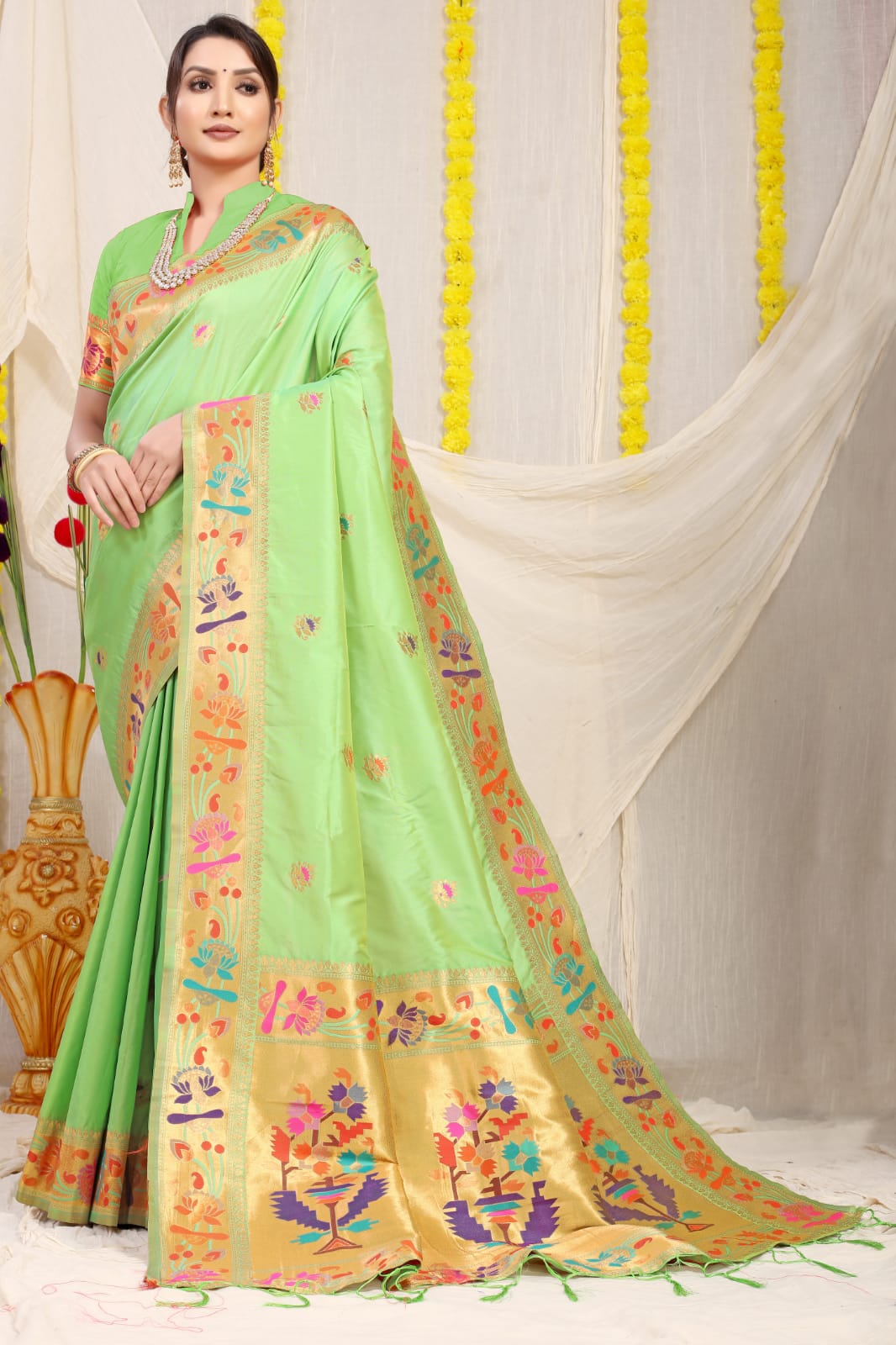 Entrancing Parrot Paithani Silk Saree With Gorgeous Blouse Piece